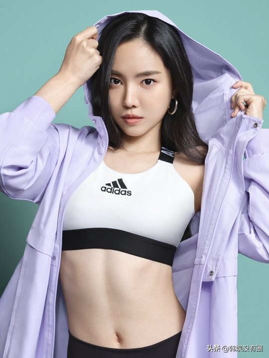 孙娜恩身材阿迪达斯,apinkluv孙娜恩横条短袖