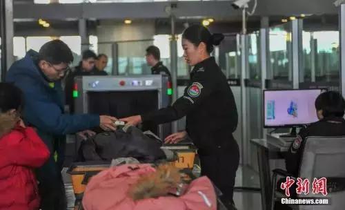 女子被移交海关缉私 (女子被移交海关缉私部门)