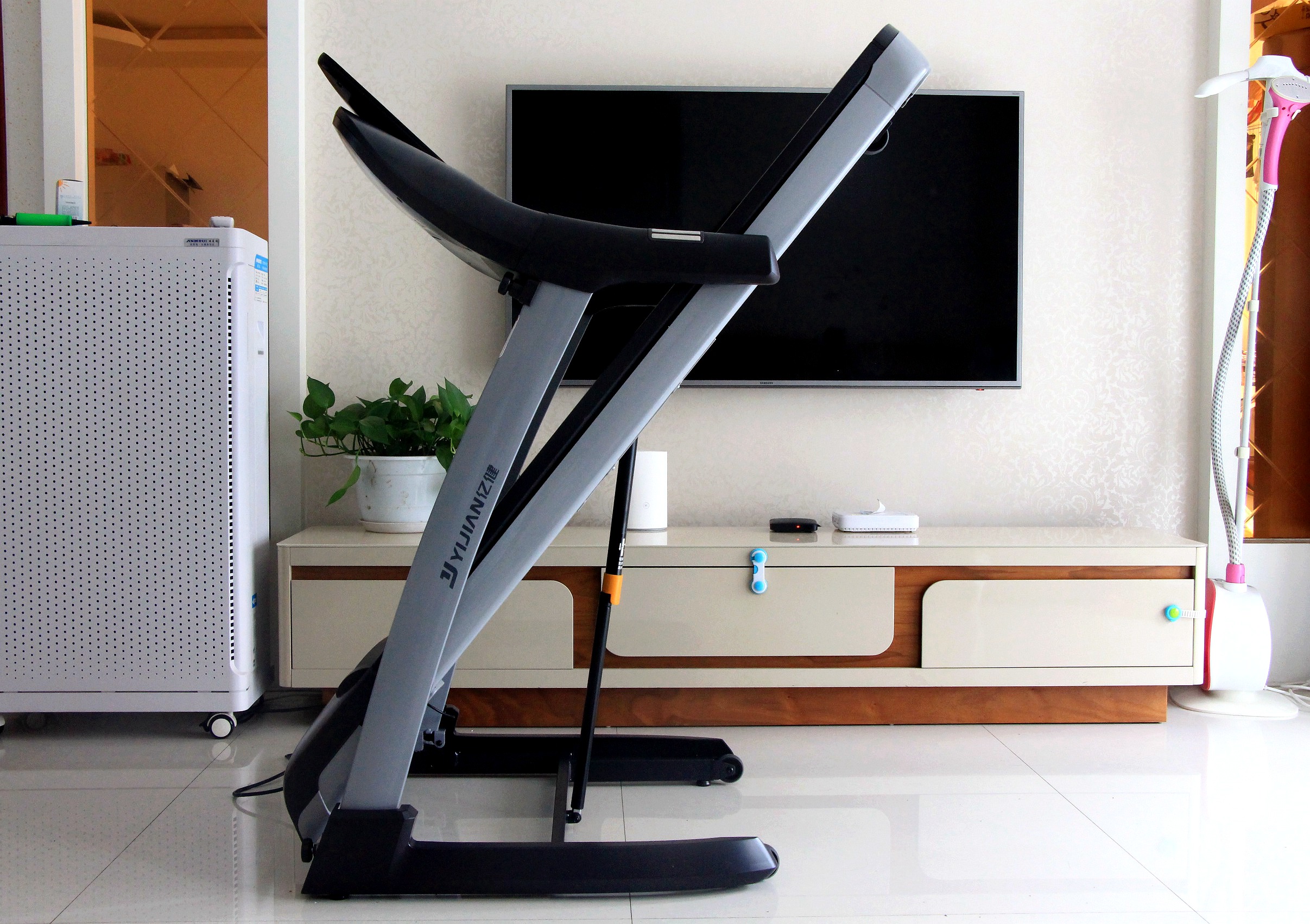 亿健跑步机最新款是哪个型号,亿健智能跑步机m1评测