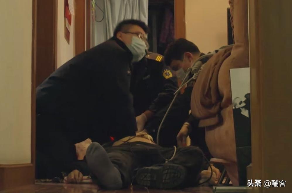 救护车人间百态解析,理解救护车里的人间百态