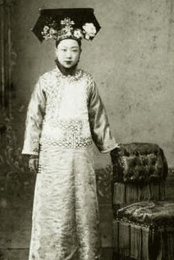 脾气潇洒的小燕子，备受宠爱的紫薇，她们在历史上真的存在吗？