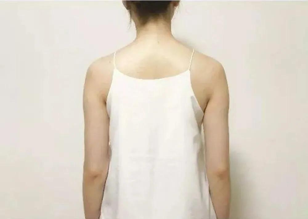 溜肩撑不起衣服怎么办,溜肩穿大衣不好看怎么办
