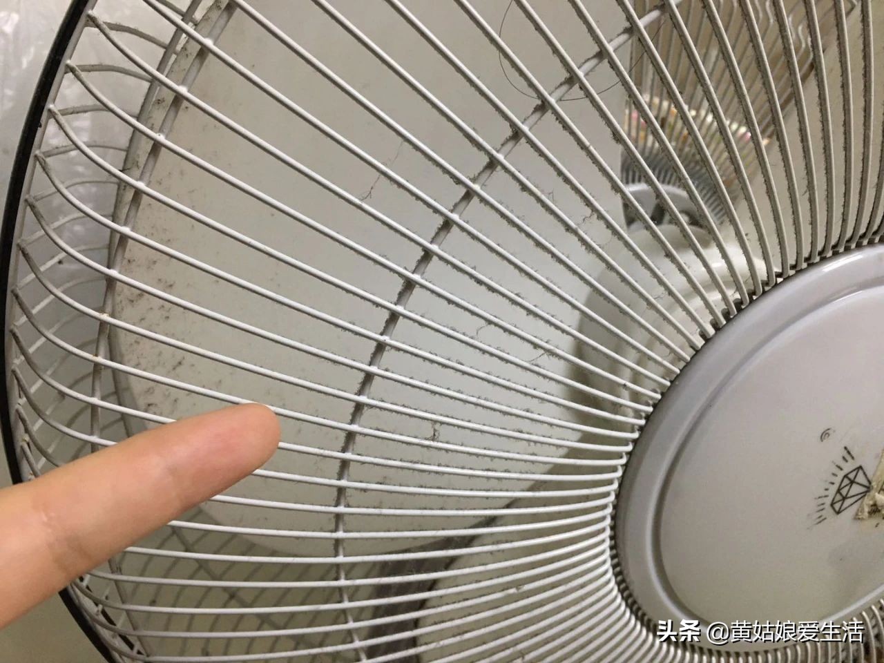 风扇上面的灰尘怎么快速清理掉,雷神911pro拆机清理风扇灰尘教程