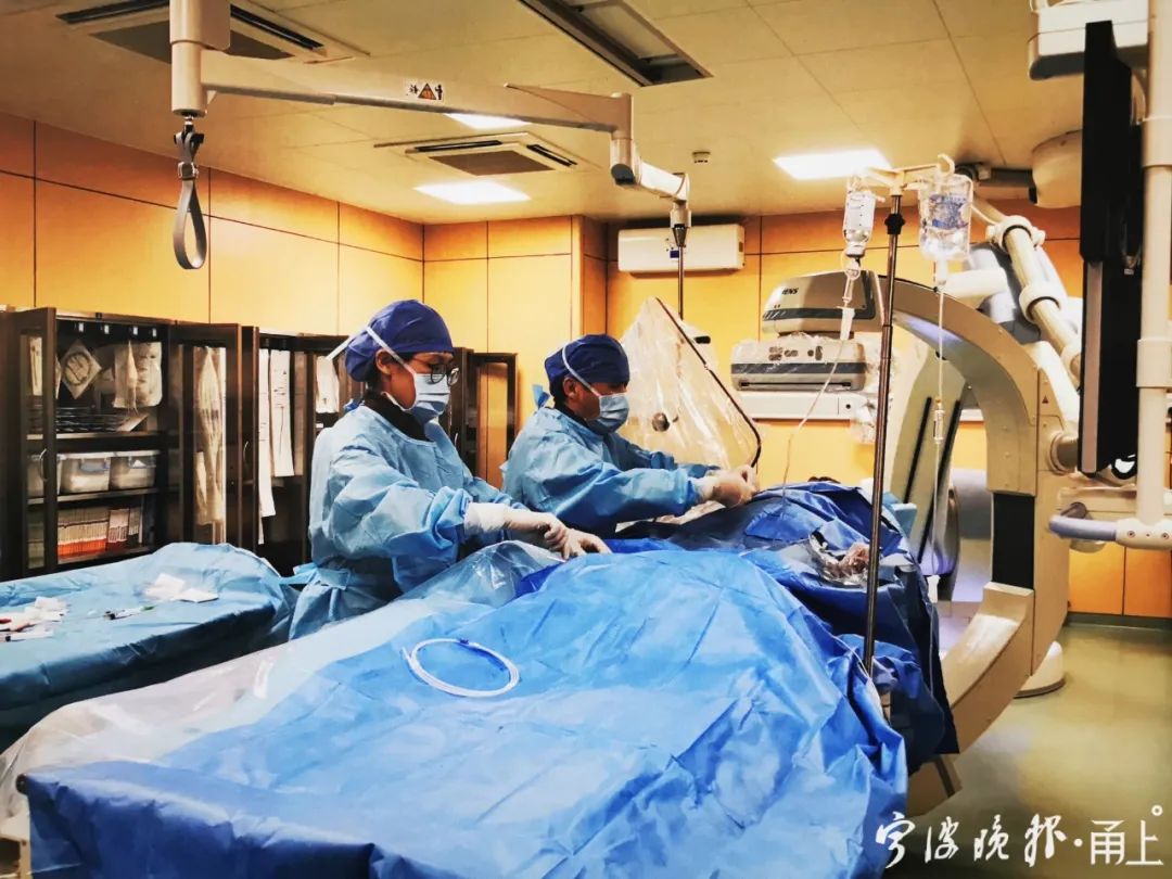 男子头痛难忍竟是罕见病惹祸,男子牙痛一查不得了