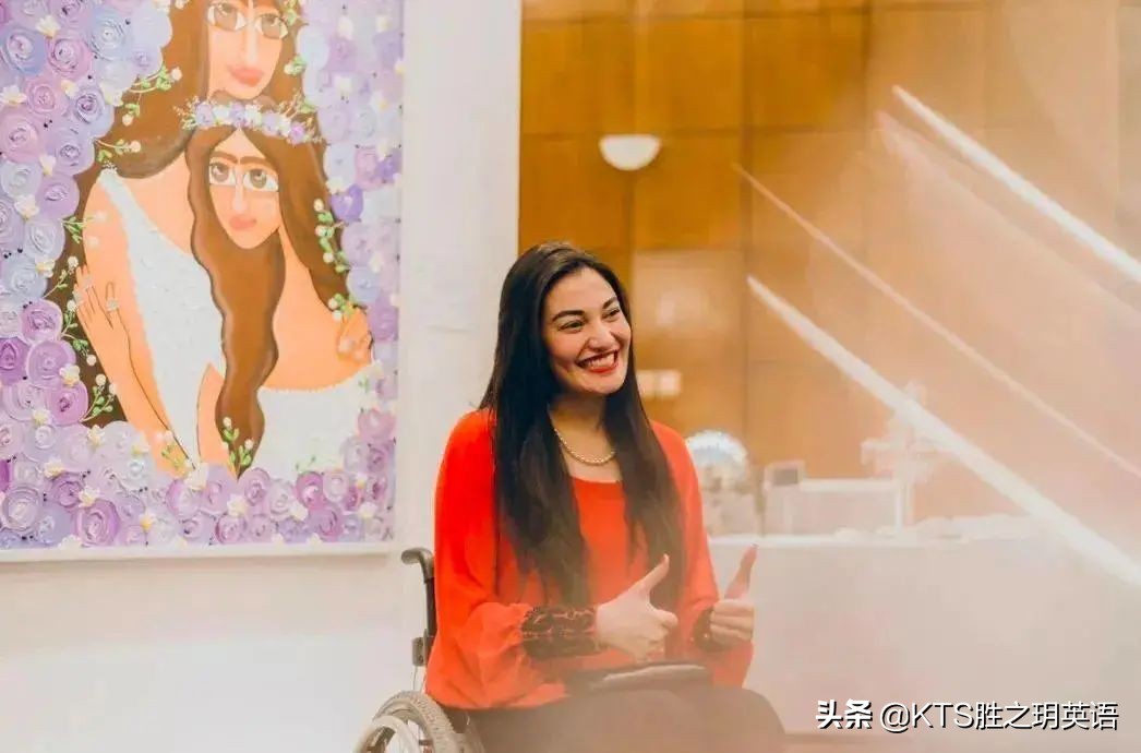 传奇女性MunibaMazari：给我笔和颜料，我想给生活一些色彩