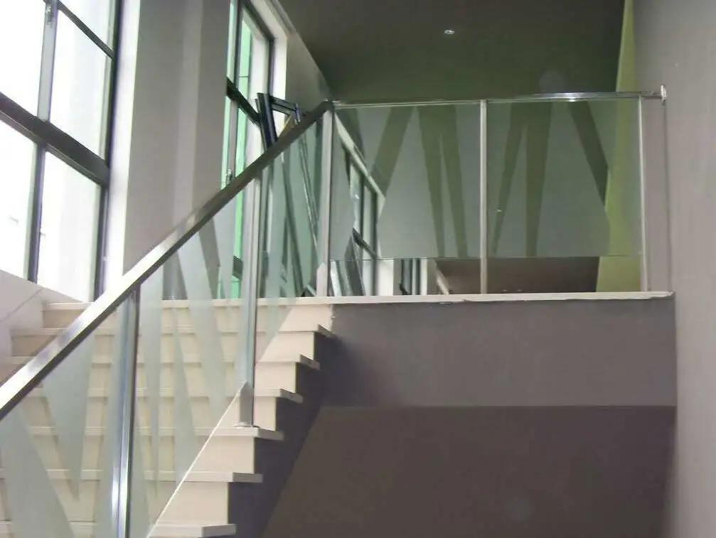 彩色不锈钢栏杆效果图,不锈钢玻璃栏杆安装视频