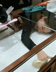 被龙虾夹了一下,手被龙虾的钳子夹了会怎么样