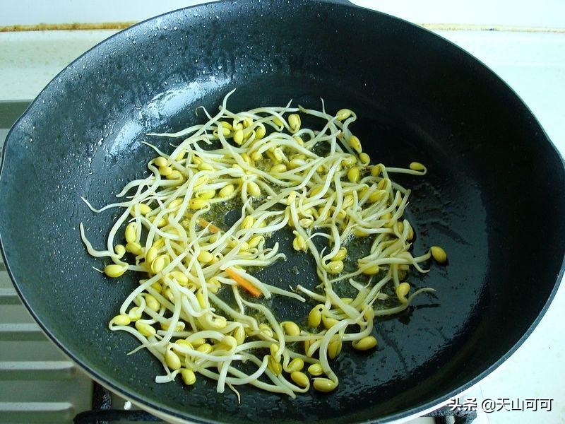 怎么炒河粉才是最好吃的,炒河粉不粘锅的做法详细图文步骤