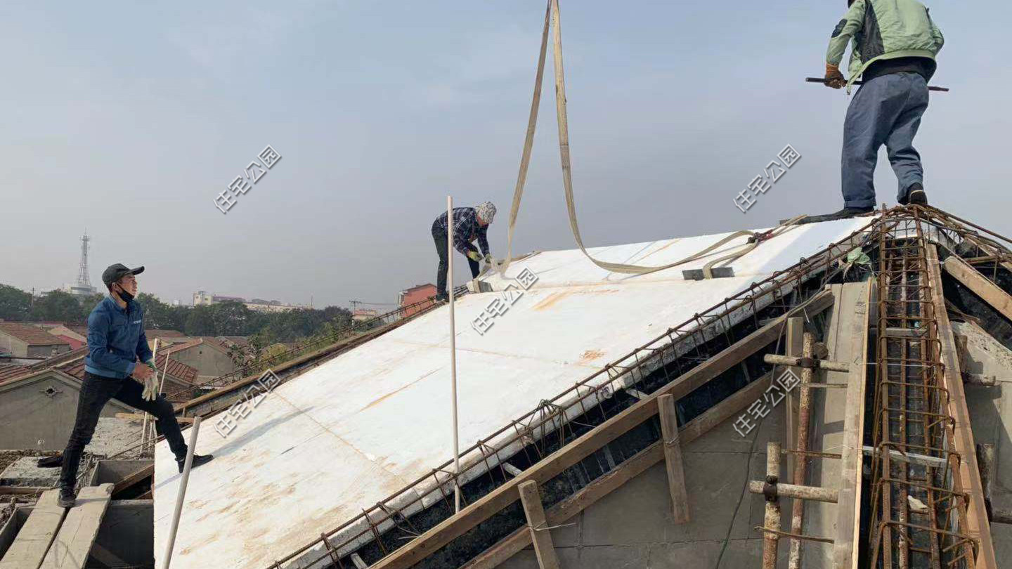 农村浇顶自建房,农村修建两层房屋15万小别墅