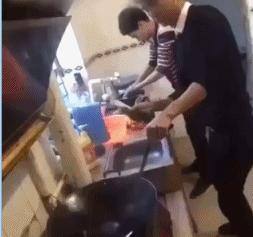 厨房即地狱，吃人不眨眼