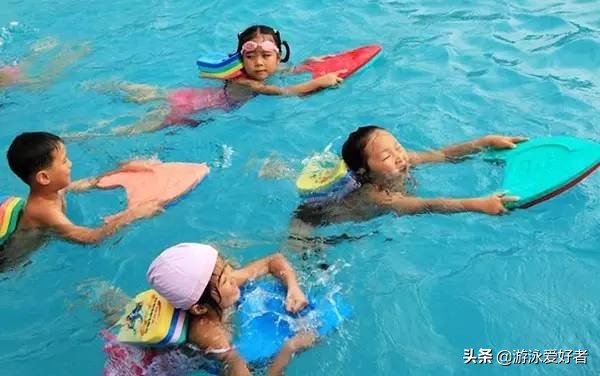 我眼中的运动员,我眼中足球教练的样子