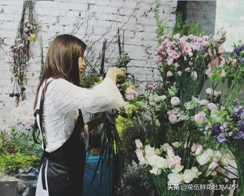 如何开一间花店赚钱,如何开一个赚钱的花店