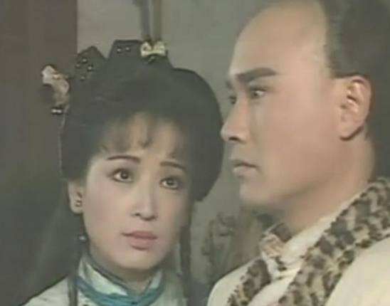 灵空女子，素衣红尘情事，江湖恩怨里，几丈浮沉