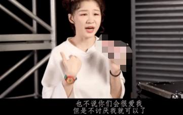 撩男神，炒CP，如此“做作”的金靖真能变成贾玲的接班人？