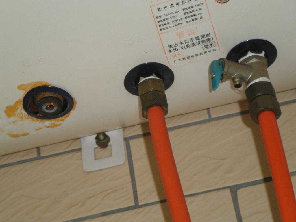 热水器用久了“定时”清理很必要，自己能清理干净，省了请师傅