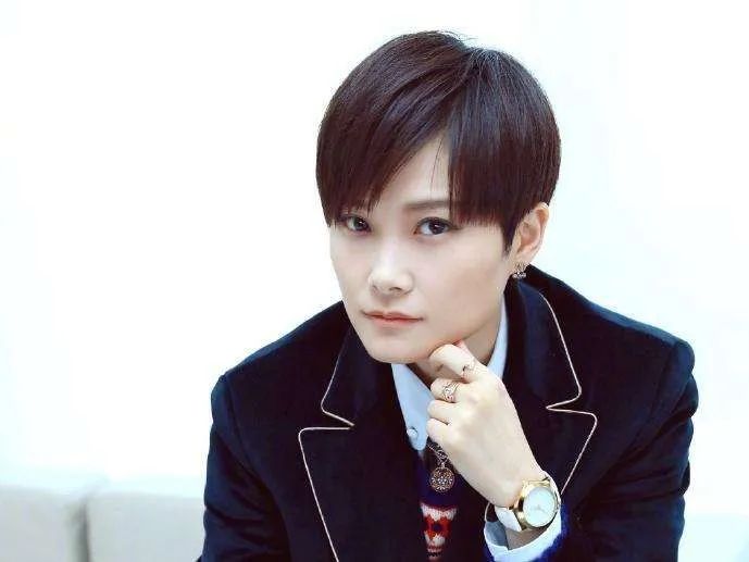 明星早期微博解锁洪荒之力？周深喊李宇春春哥，唐嫣撮合“胡霍”
