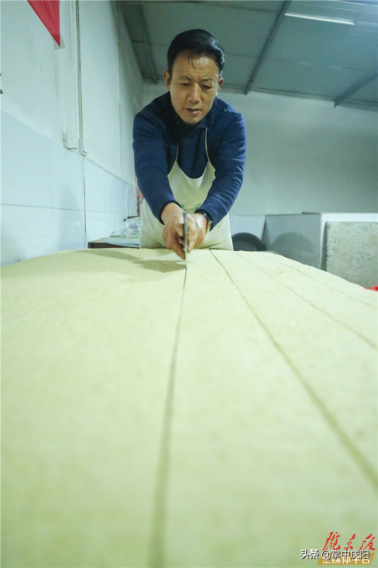 甘肃庆阳：拉板糖里的“年”味道