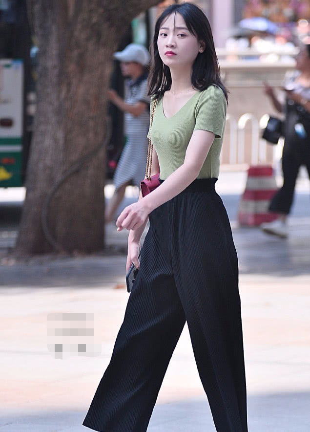 小姐姐漂亮鞋子穿搭,小姐姐红装