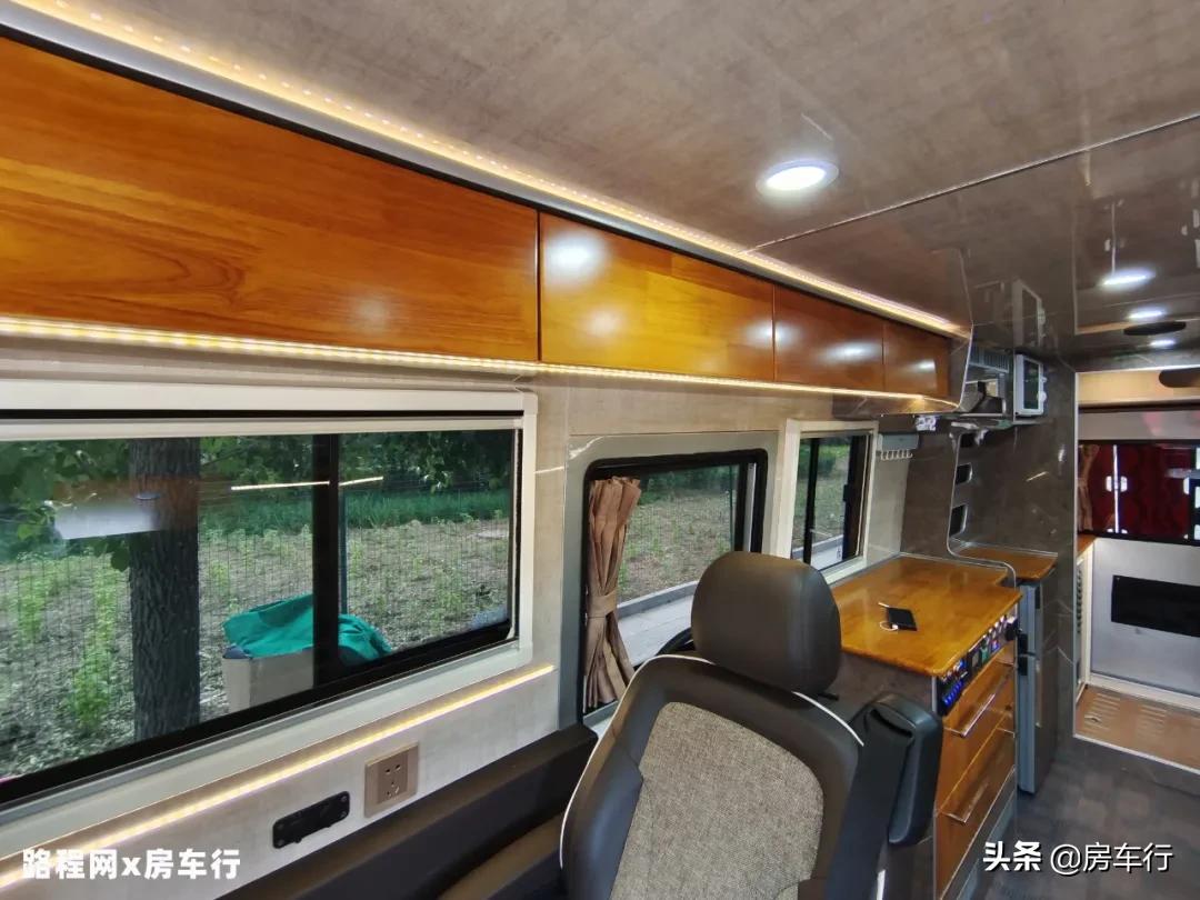 东风四驱挑战者越野房车试驾视频,东风挑战者四驱越野房车