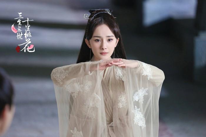 三生三世十里桃花离镜喜欢的女人,三生三世十里桃花离镜婢女泡温泉