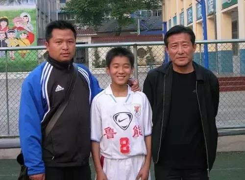 中国杯两战皆负一球未进惨遭垫底国足却收获了郑智“接班人”