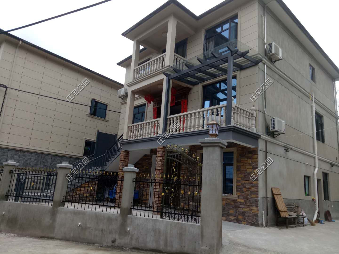 浙江周先生晒农村新家，点工收费240元一天，70万建三层值不值？