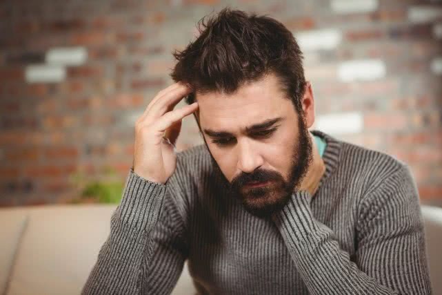 肾功能差的人有三个标志比较明显,肾功能弱的人脾气