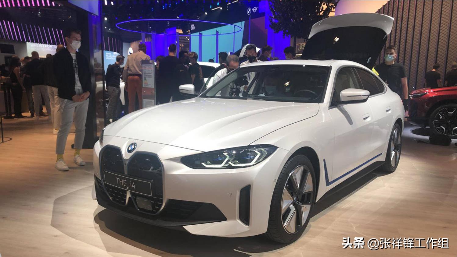 宝马i4跟4系四门有什么区别,宝马i4四门轿跑哪个系列内饰好看