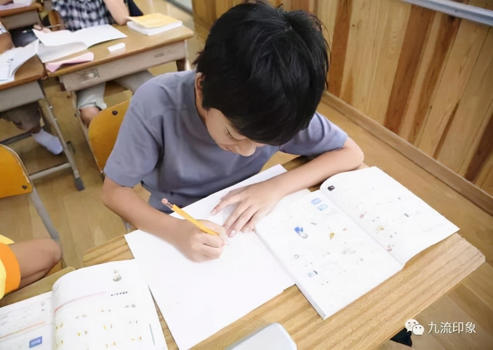 逃学9日，一招制服，还让他痛呼要读书！遇到逃学，家长这样做