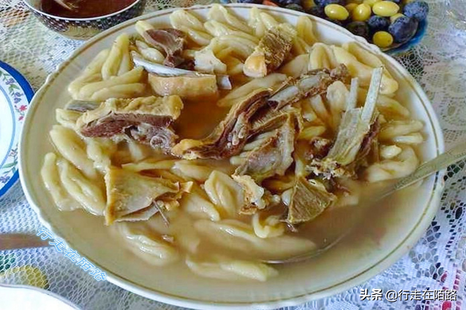 俄罗斯人均收入为什么那么低,俄罗斯真实的工资和物价