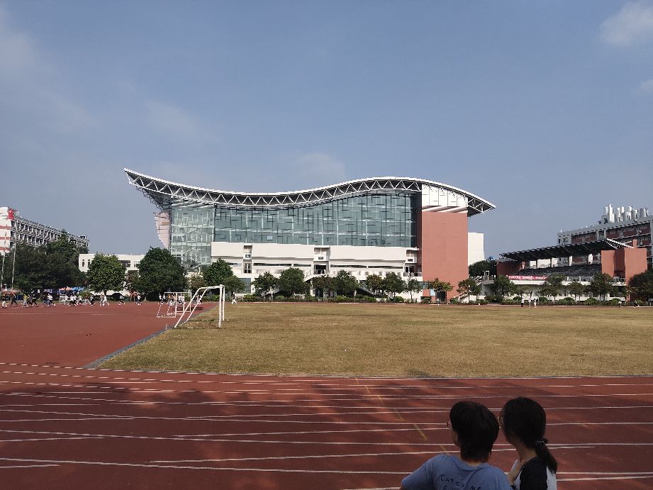 广东女子职业技术学院地铁站,广州女子职业学院附近的学校