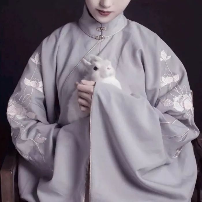 不染世俗的古风女头真人,有意境古风女头真人版