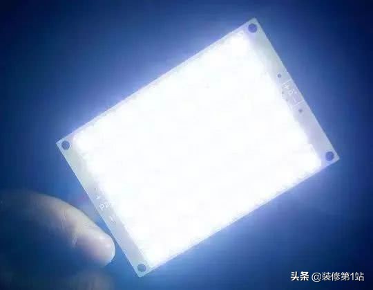 led灯与荧光灯哪个对眼睛伤害大,led灯有频闪好处