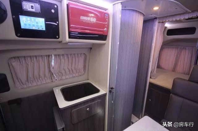 v362全顺房车中轴中顶价格,福特新全顺v362与v348房车的区别