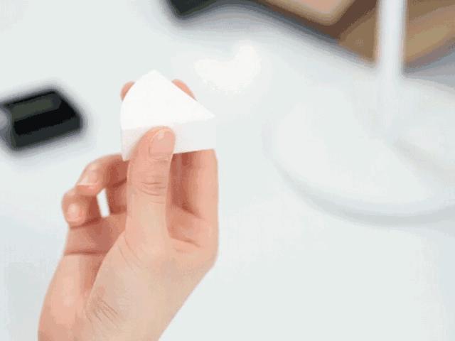 李佳琦狂卖4万件粉膏，激动到连喊6个OMG：真的特别好用