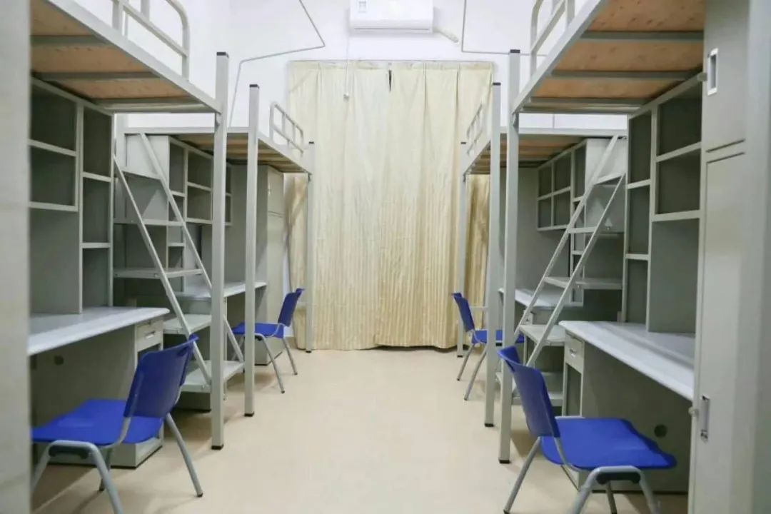 深职宿舍真实现状,深职吊打985