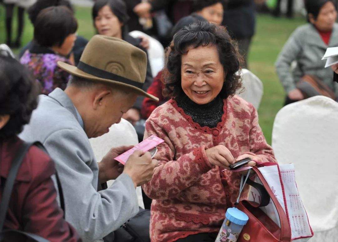 家里老人去世了可以领几笔钱,家里有老人去世后需要注意什么