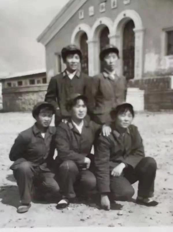 在*藏西**，我们的第三*战野**医院，我们的芳华……