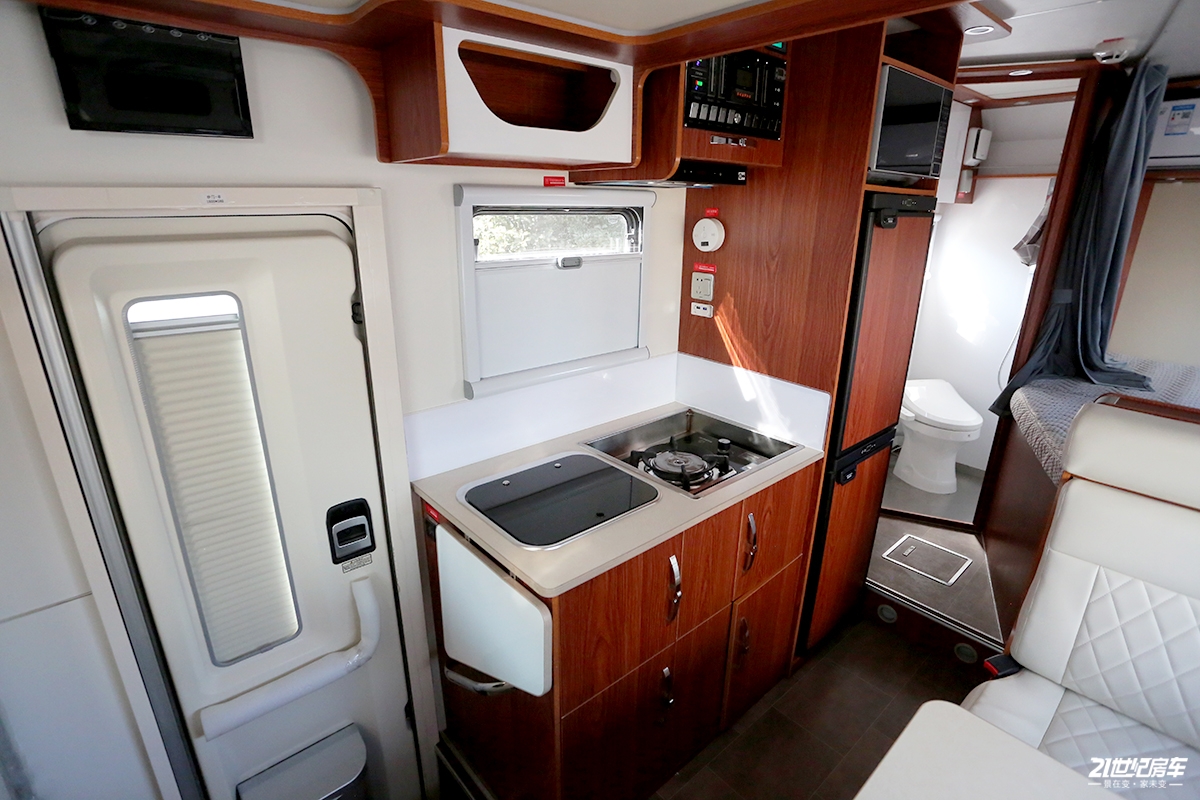 最便宜五十铃700p房车价格,2021款五十铃700p无疆四驱房车