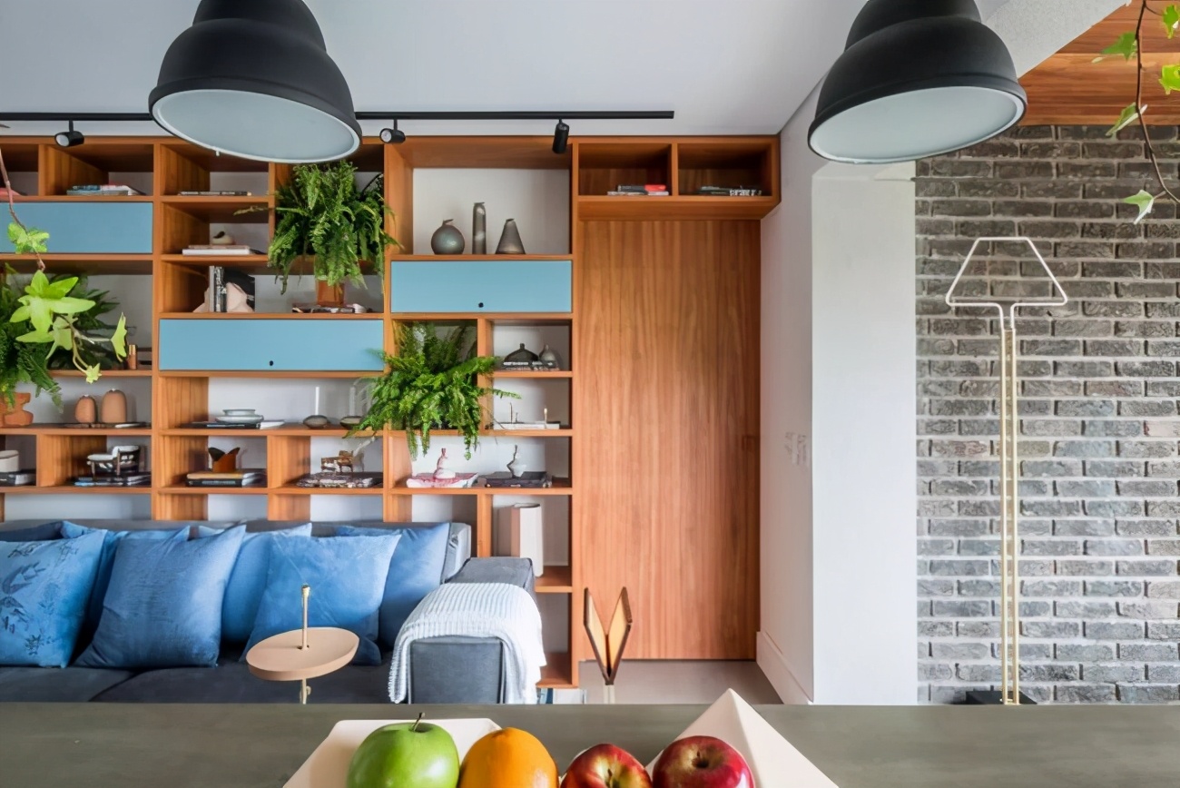 卧室电视柜带吧台装修效果图,70平小户型客餐厅电视墙