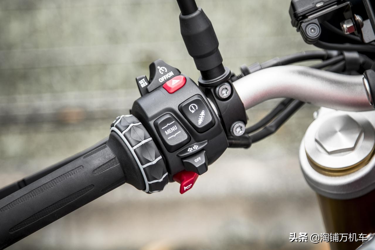 宝马f900r和杜卡迪950,宝马全新中型运动街车f900r赏析