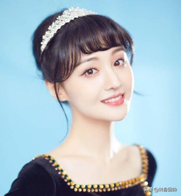 回眸一笑百媚生人生难得几回眸,回眸一笑百媚生古装美女回眸瞬间