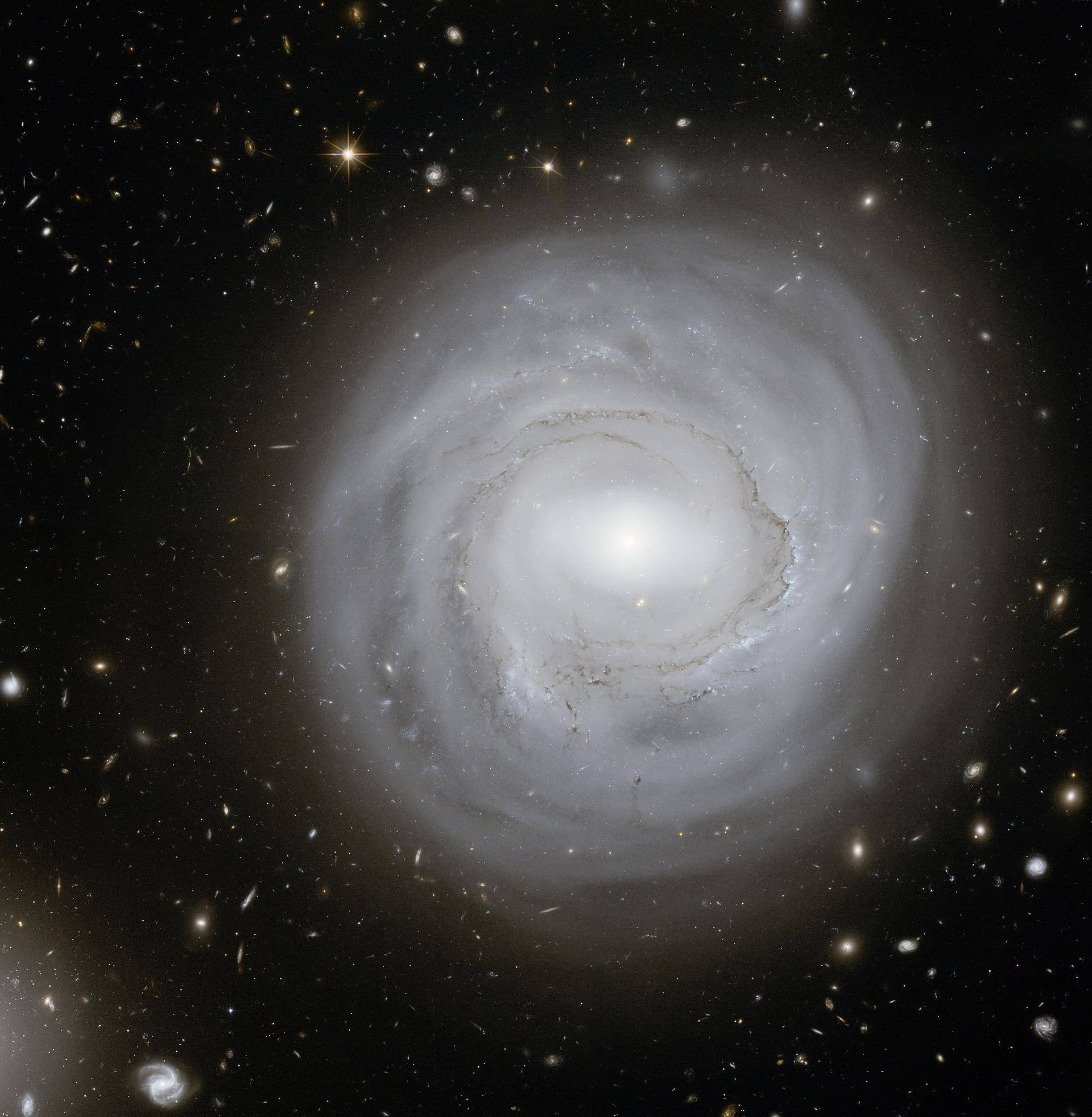 星系的两大特征是什么,星系最初的旋转是怎样产生的