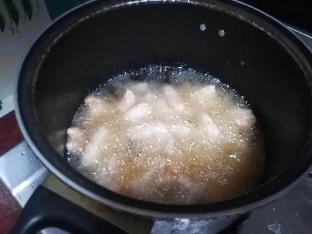 菠萝咕咾肉的由来,菠萝咕咾肉的咕咾什么意思
