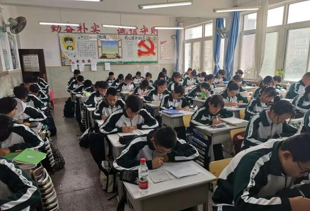 辽宁省普通高级中学（二十二）渤海大学附属高级中学