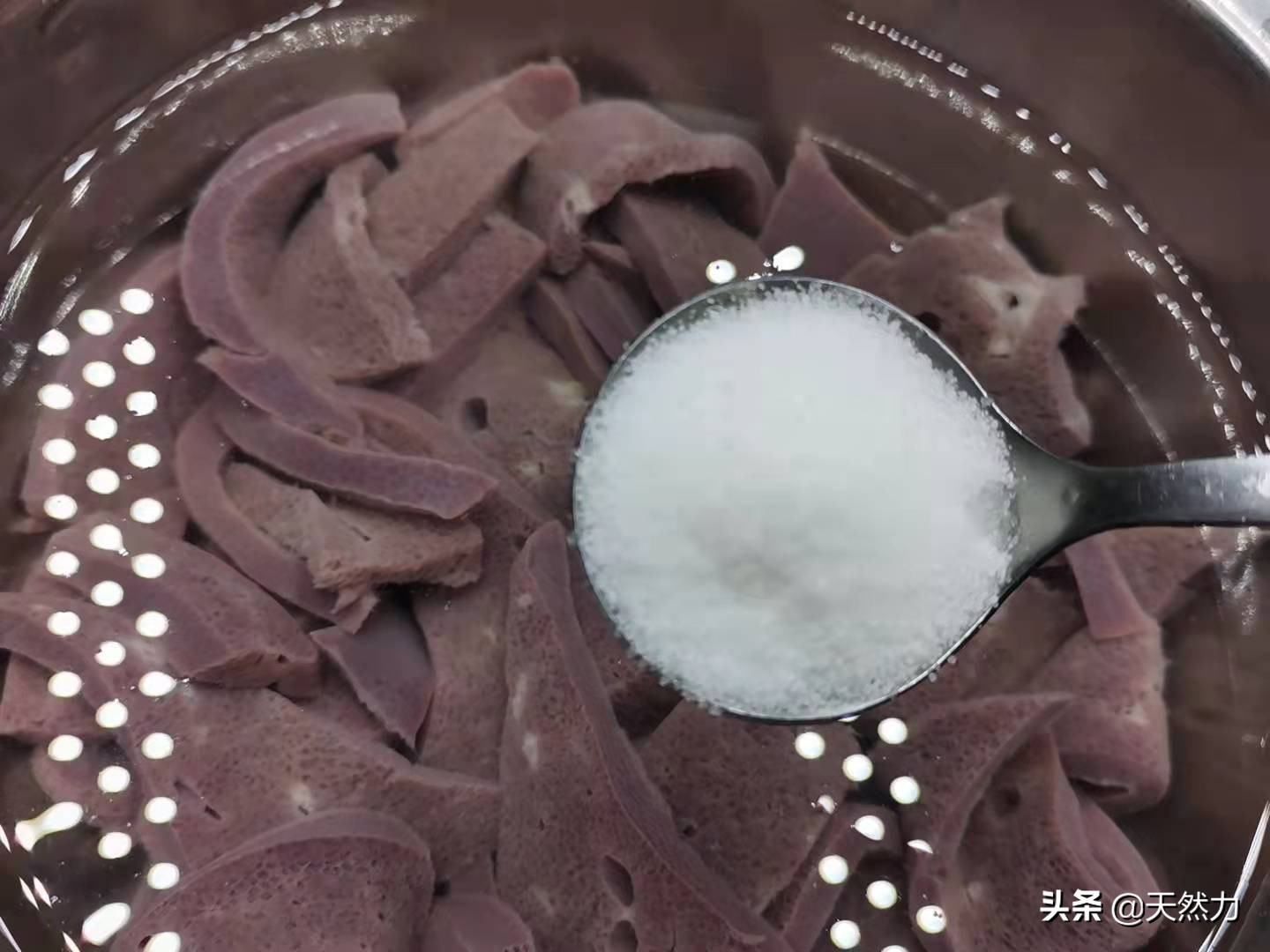 猪肝汤怎么做又嫩又不糊汤,猪肝汤要怎么做才脆爽
