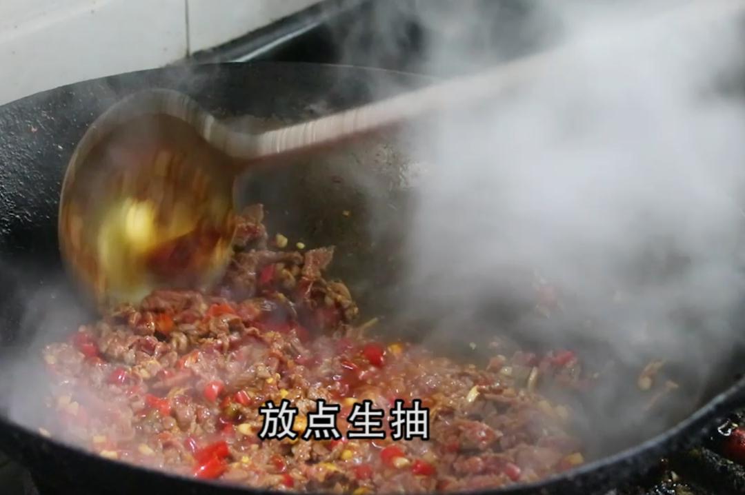 香嫩脆笋炒牛肉,香嫩爽口的黄瓜炒牛肉