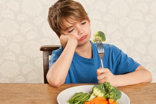 小孩子上幼儿园后瘦了变得粘人,孩子上幼儿园一个月瘦了十斤