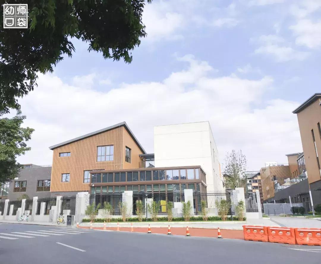 空间小、经费不足、面临*迁拆**，这家幼儿园却给出了满分的环境