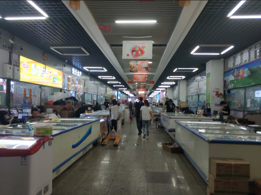 *疆新**最大的冷冻食品交易市场在这里！里面东西齐全建的也很大气！
